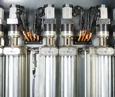 Diversi assi idraulici di un impianto compatto per la tecnologia di dosaggio a membrana